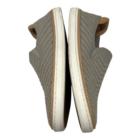 UGG Sammy Silver Metallic Chevron Slip-On Comfort Sneakers Shoes Women’s 8.5 - Picture 11 of 16